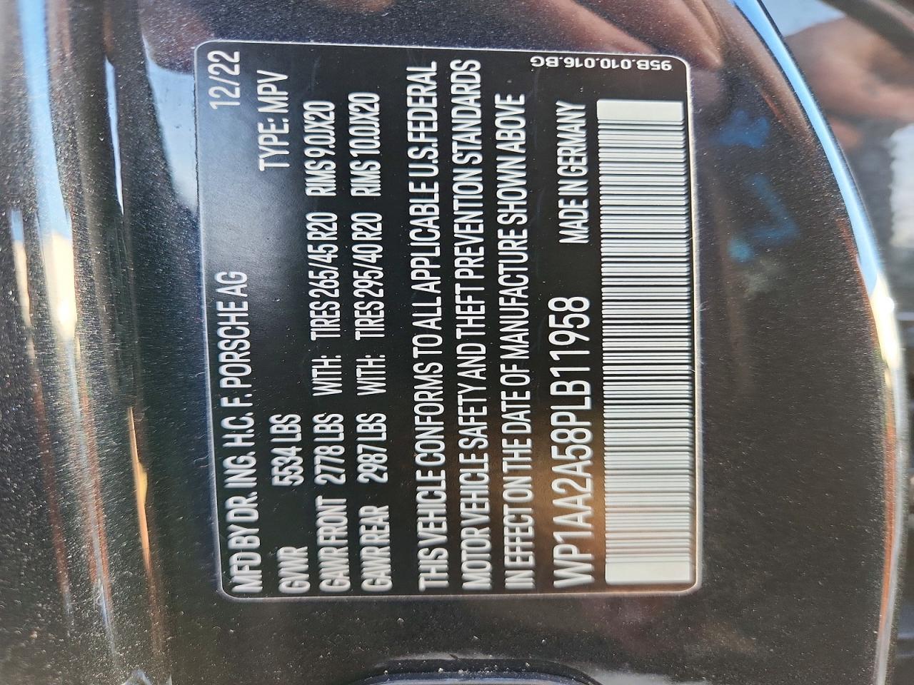 2023 Porsche Macan Base