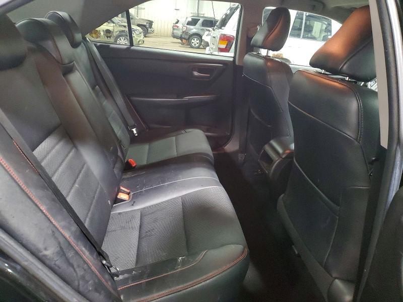 2016 Toyota Camry se