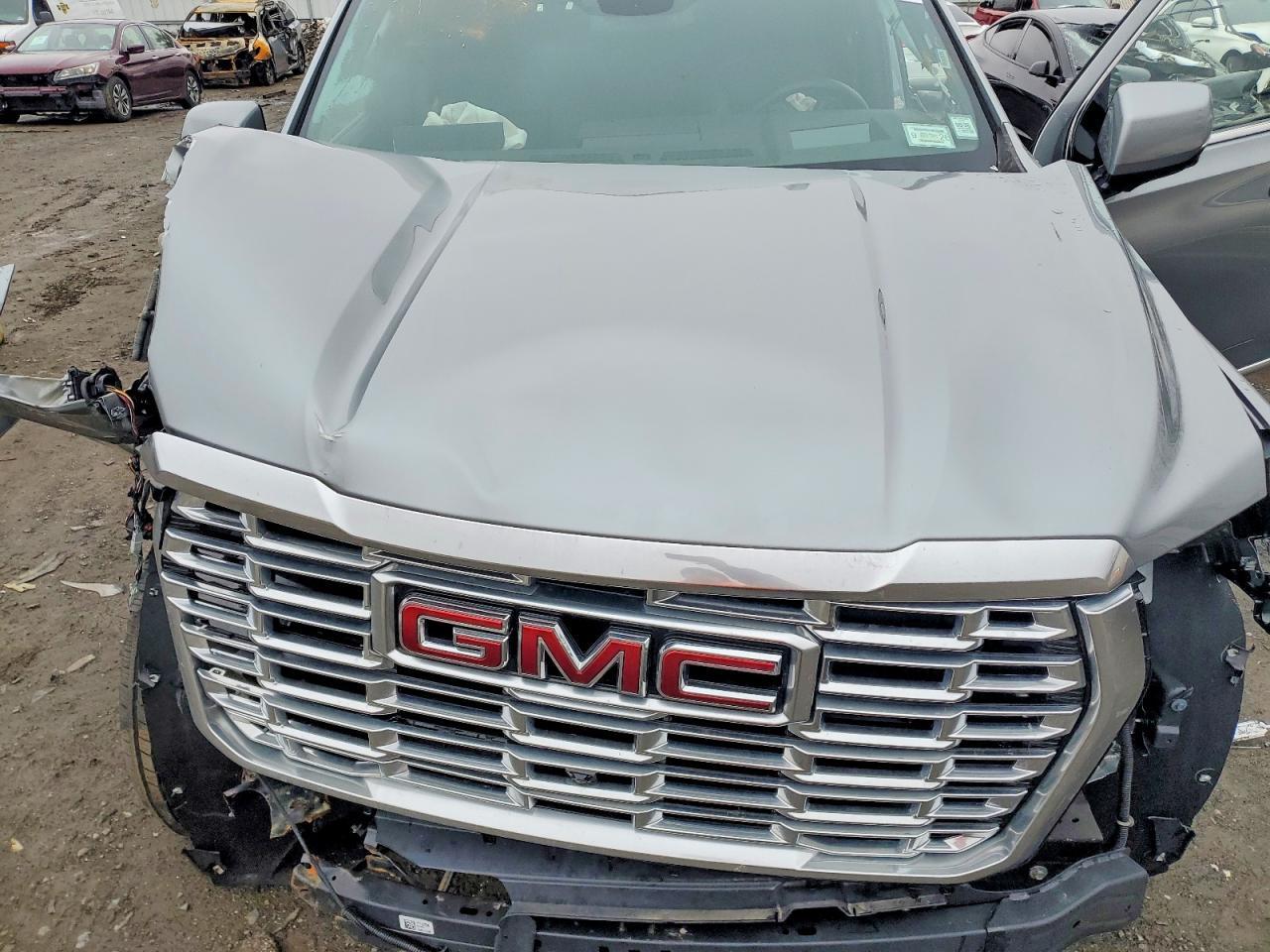 2025 GMC Yukon Denali 4WD 6.2l V8