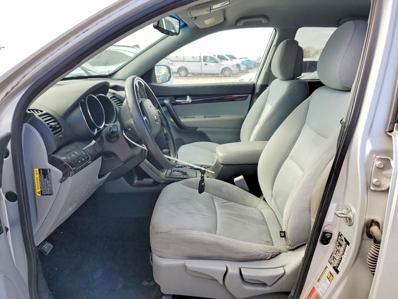 2012 KIA Sorento lx