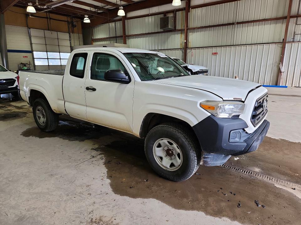2016 Toyota Tacoma SR