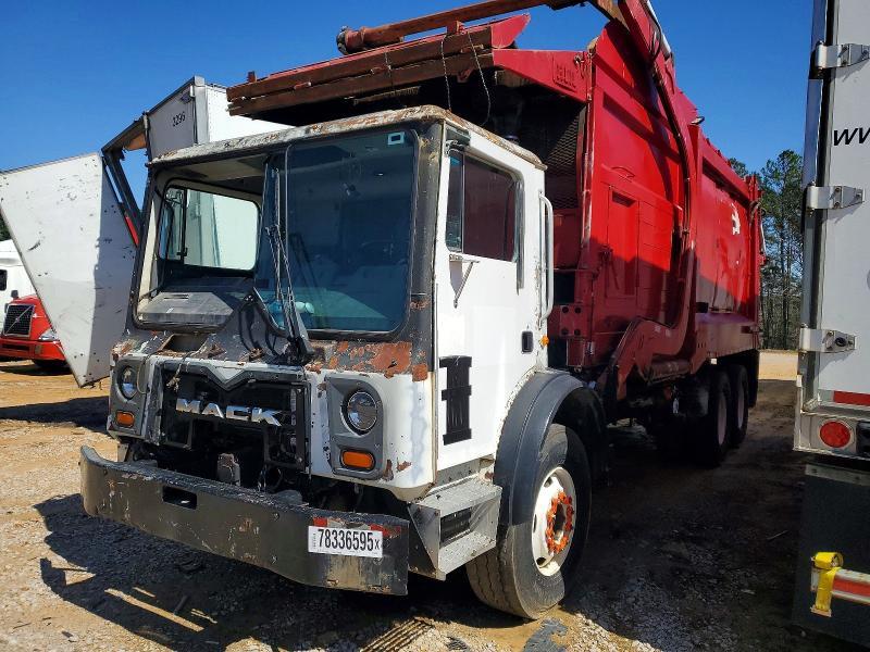 2009 Mack 600 MRU600