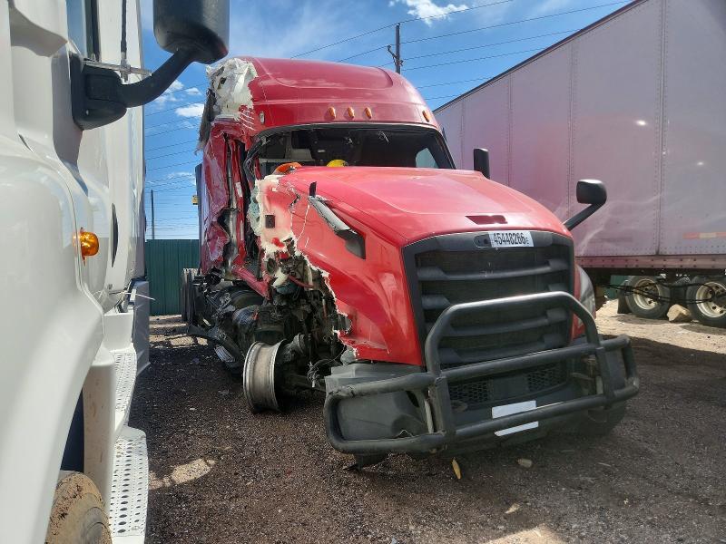 2019 Freightliner Cascadia 126