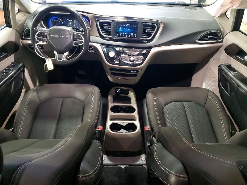 2020 Chrysler Voyager lx