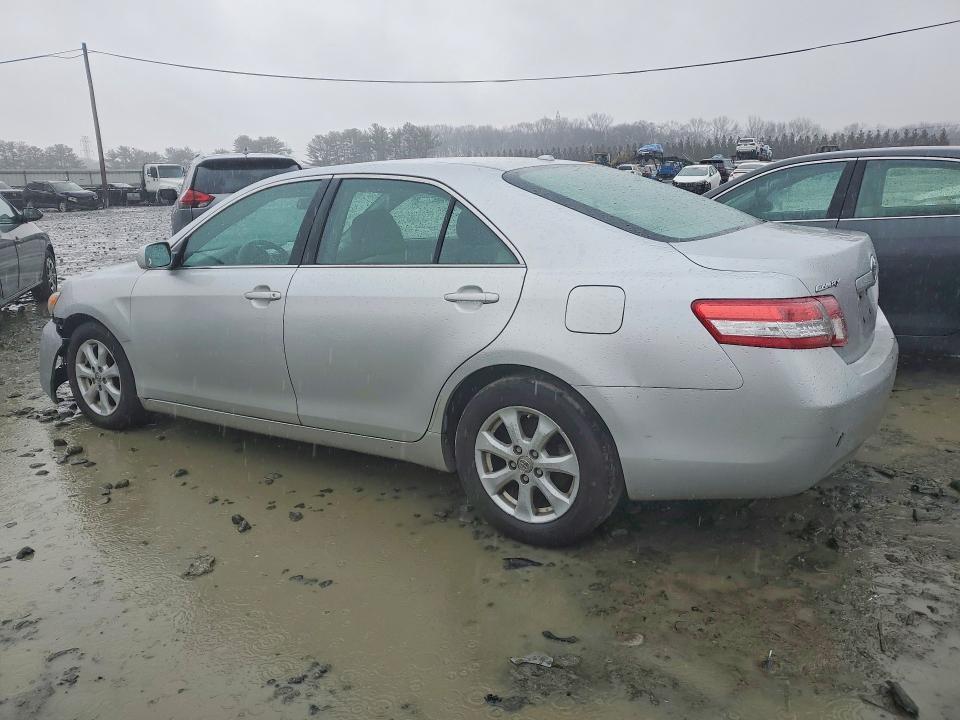 2011 Toyota Camry le