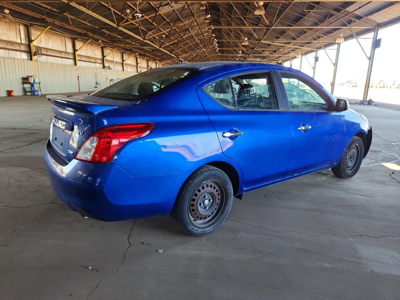 2013 Nissan Versa 1.6 s
