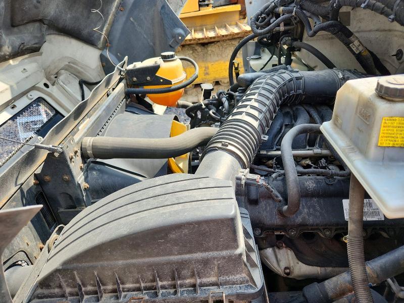 2015 Ford F650 Super Duty Flatbed Truck