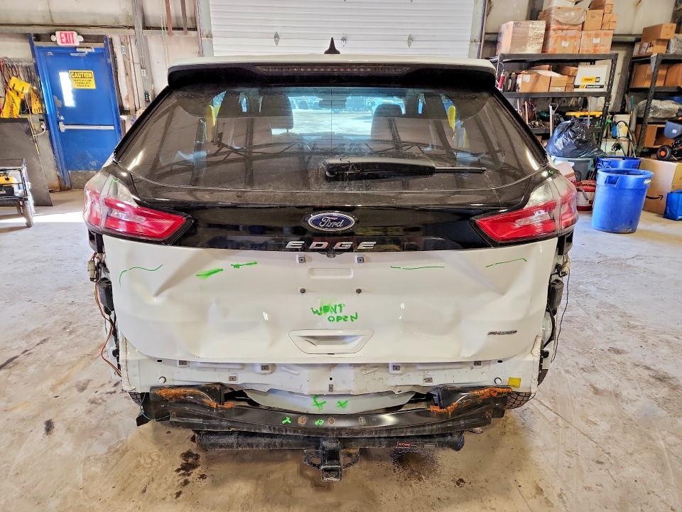 2022 Ford Edge se