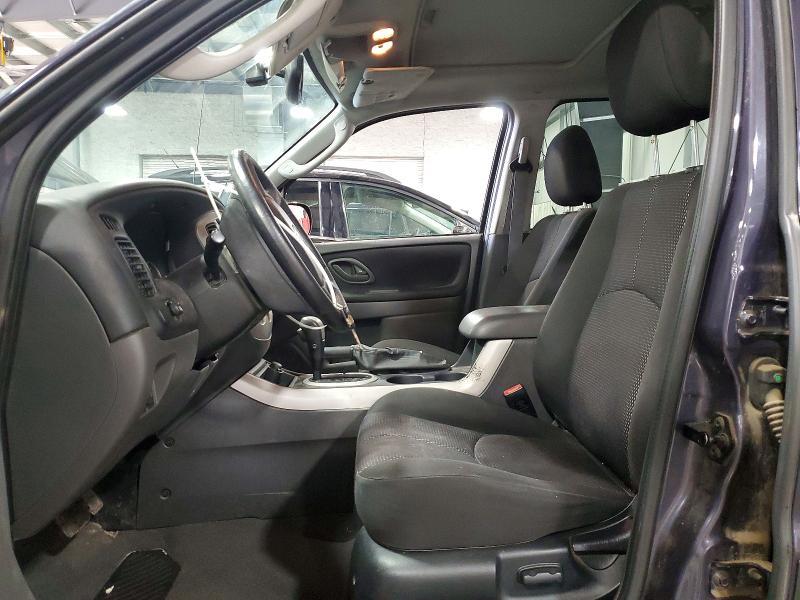 2005 Mazda Tribute s