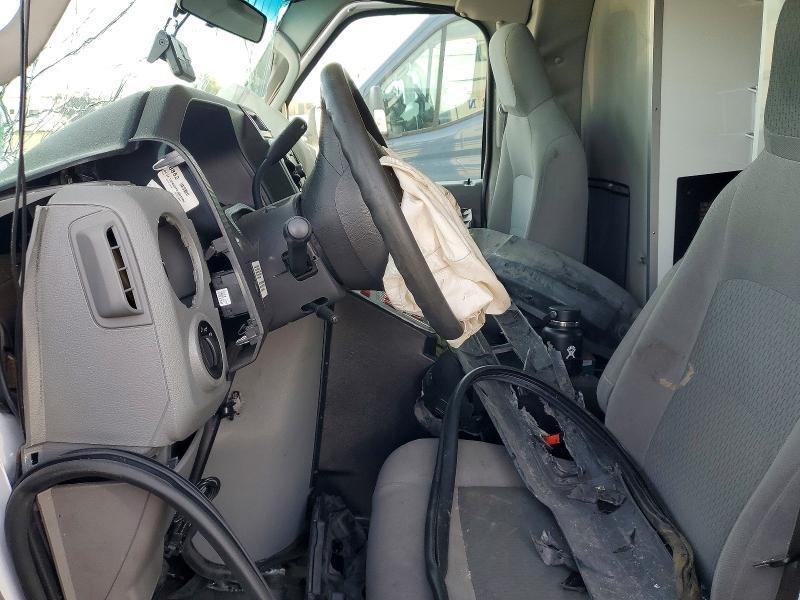 2017 Ford Econoline E350 Super Duty Cutaway Van