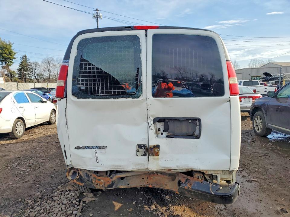 2013 Chev Express G2500