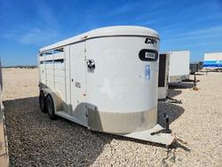 2016 C&M 2016 Contract Manufacturer CMH0833-16 Horse Traile en venta en New Braunfels, TX