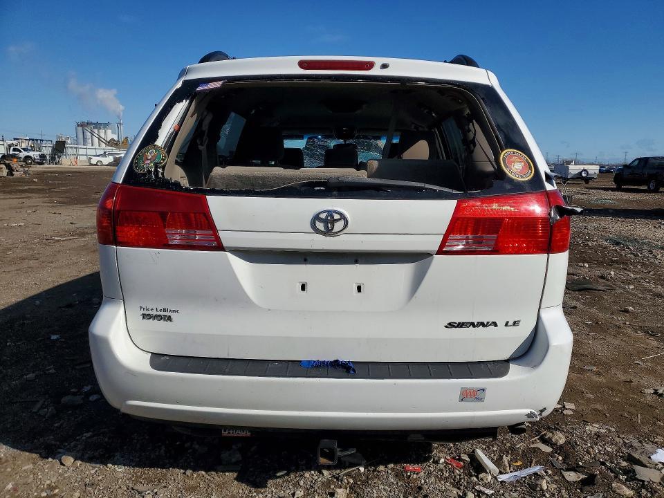 2004 Toyota Sienna le 8 Passenger