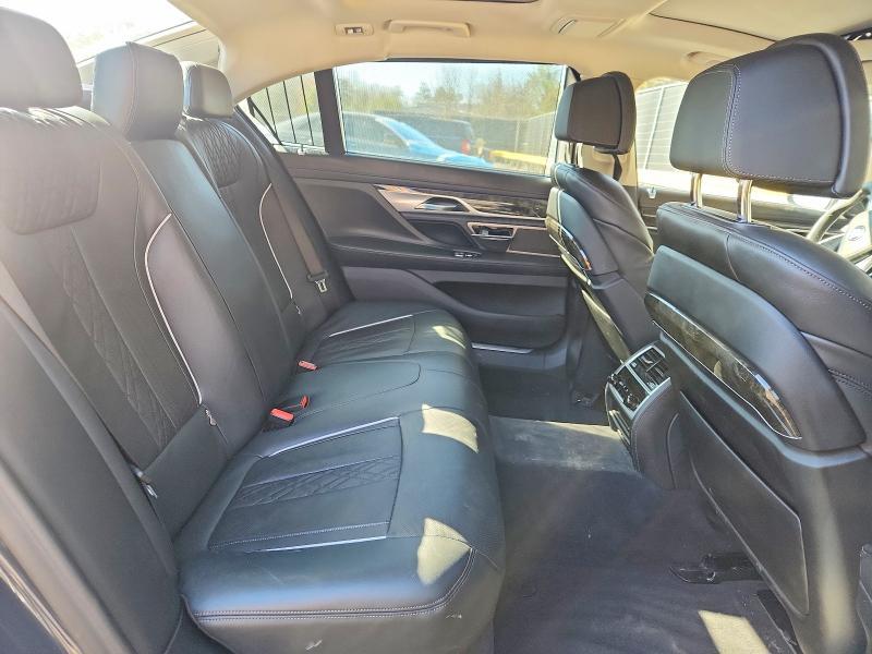 2022 BMW 750 i