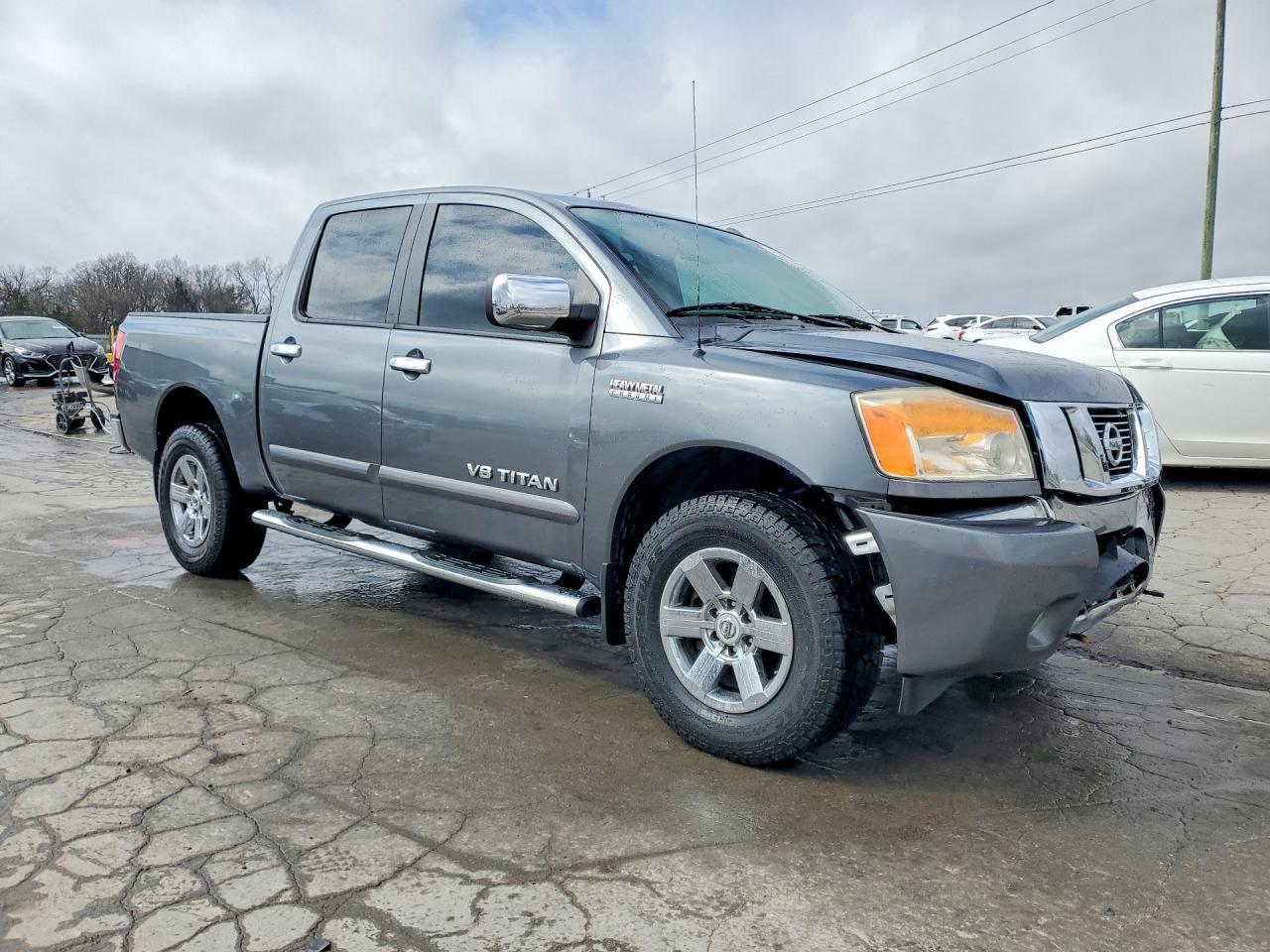 2014 Nissan Titan SV