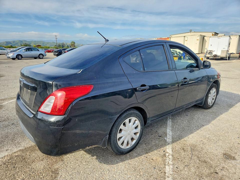 2015 Nissan Versa 1.6 s