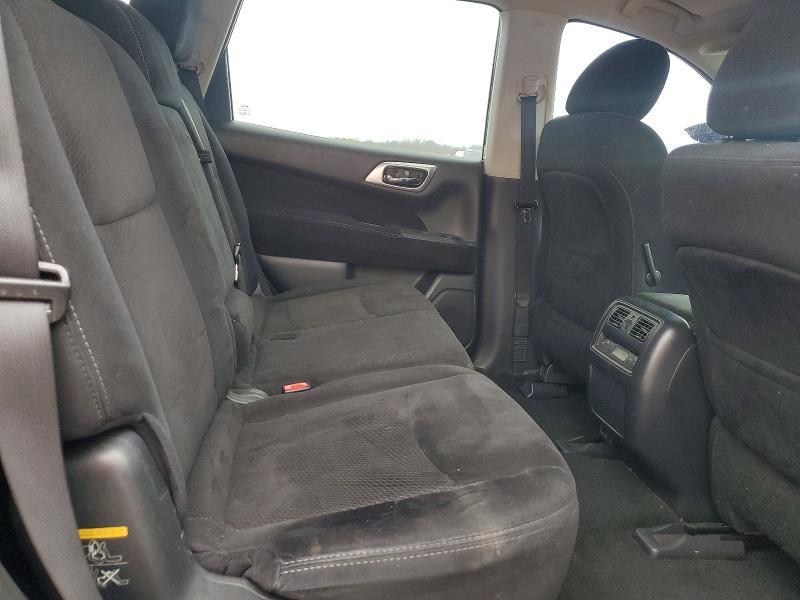 2015 Nissan Pathfinder sv