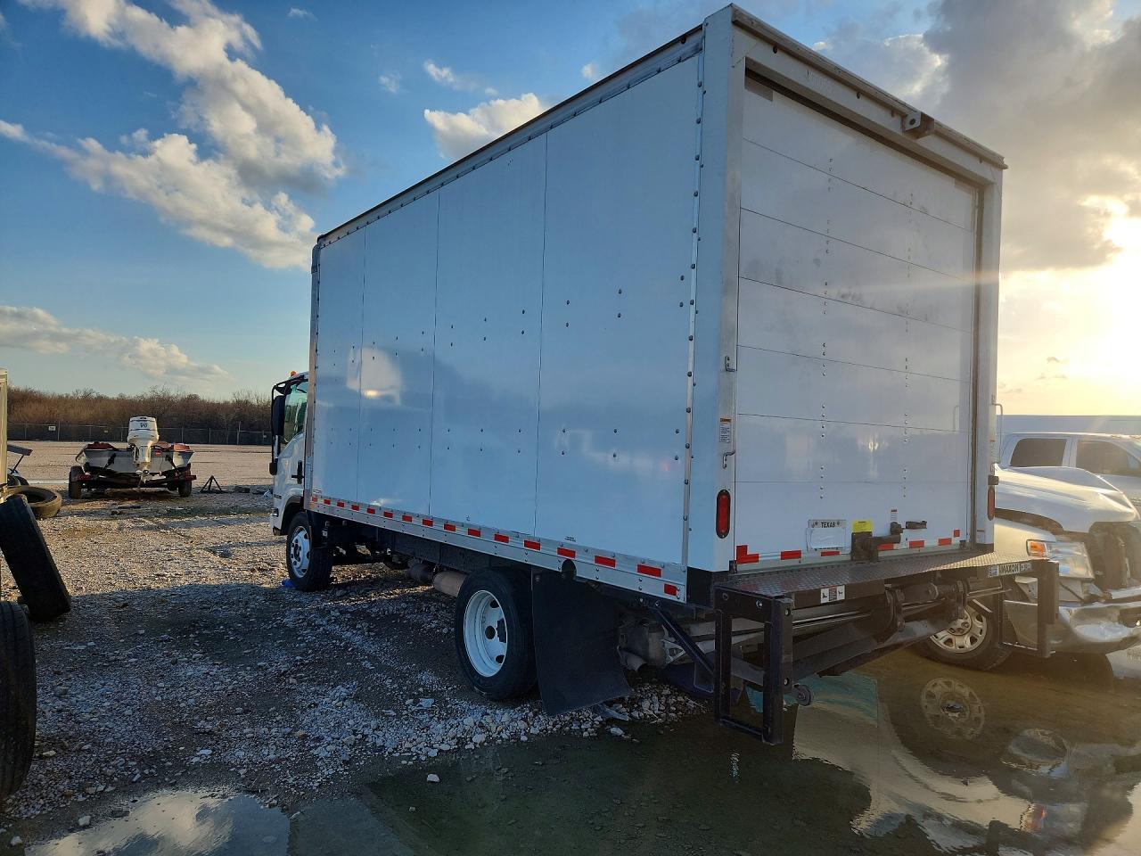 2021 Isuzu NPR HD BOX Truck