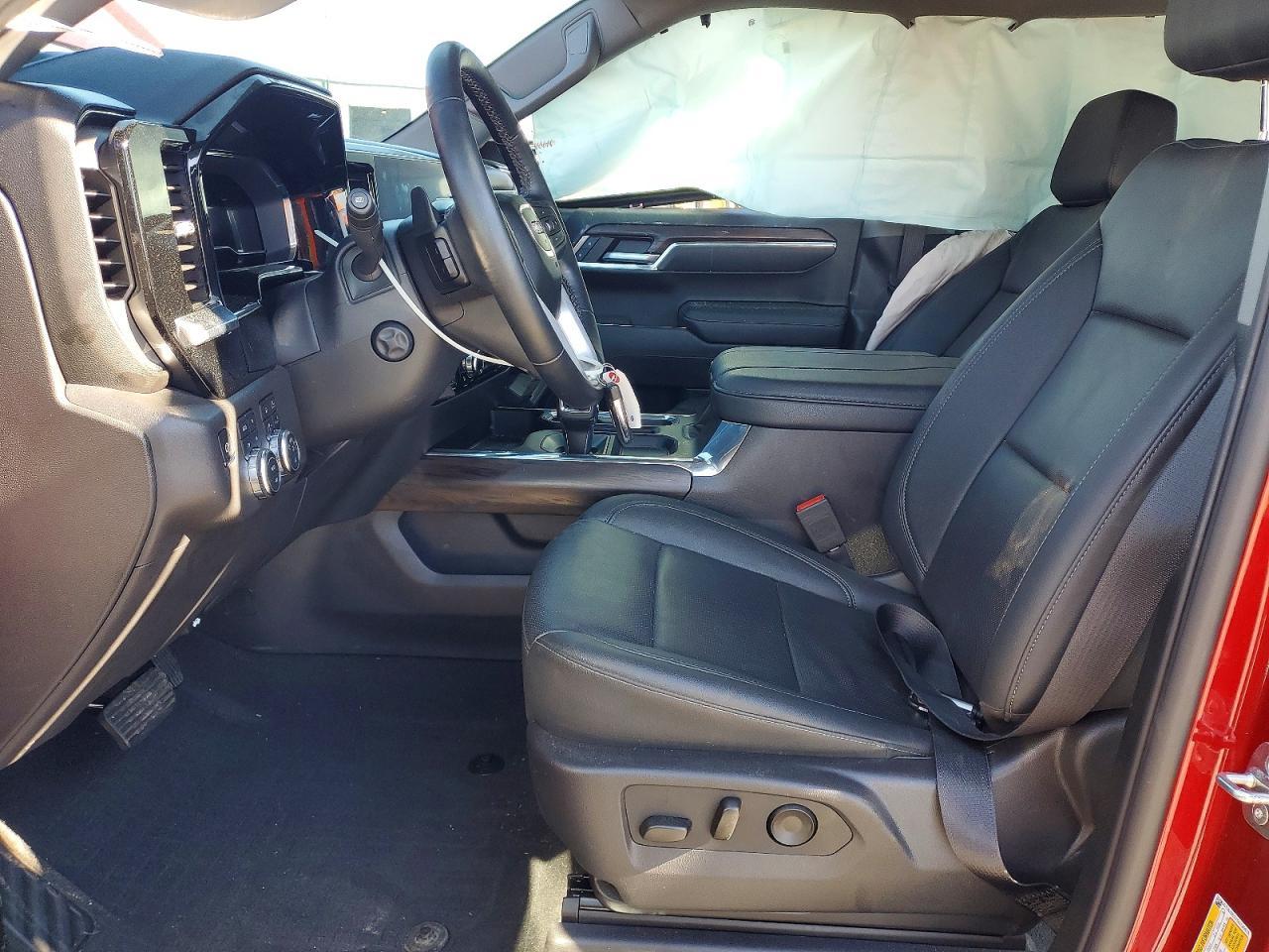 2025 GMC Sierra K1500 SLT