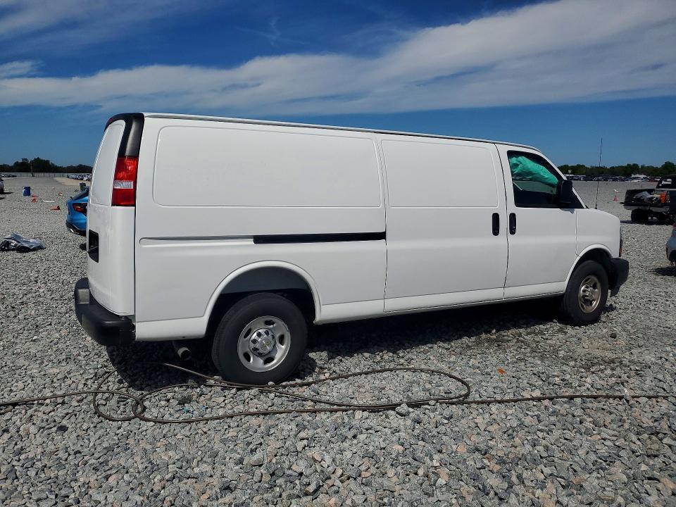 2025 Chev Express G2500