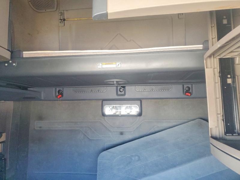 2016 Freigliner 2016 Freightliner Cascadia BOX Truck