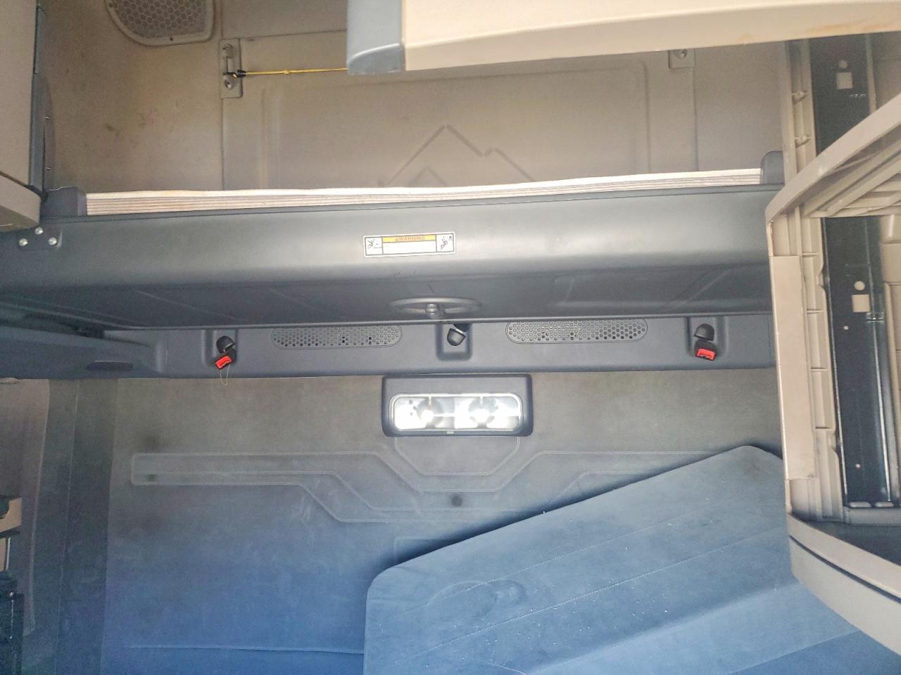 2016 Freigliner 2016 Freightliner Cascadia BOX Truck