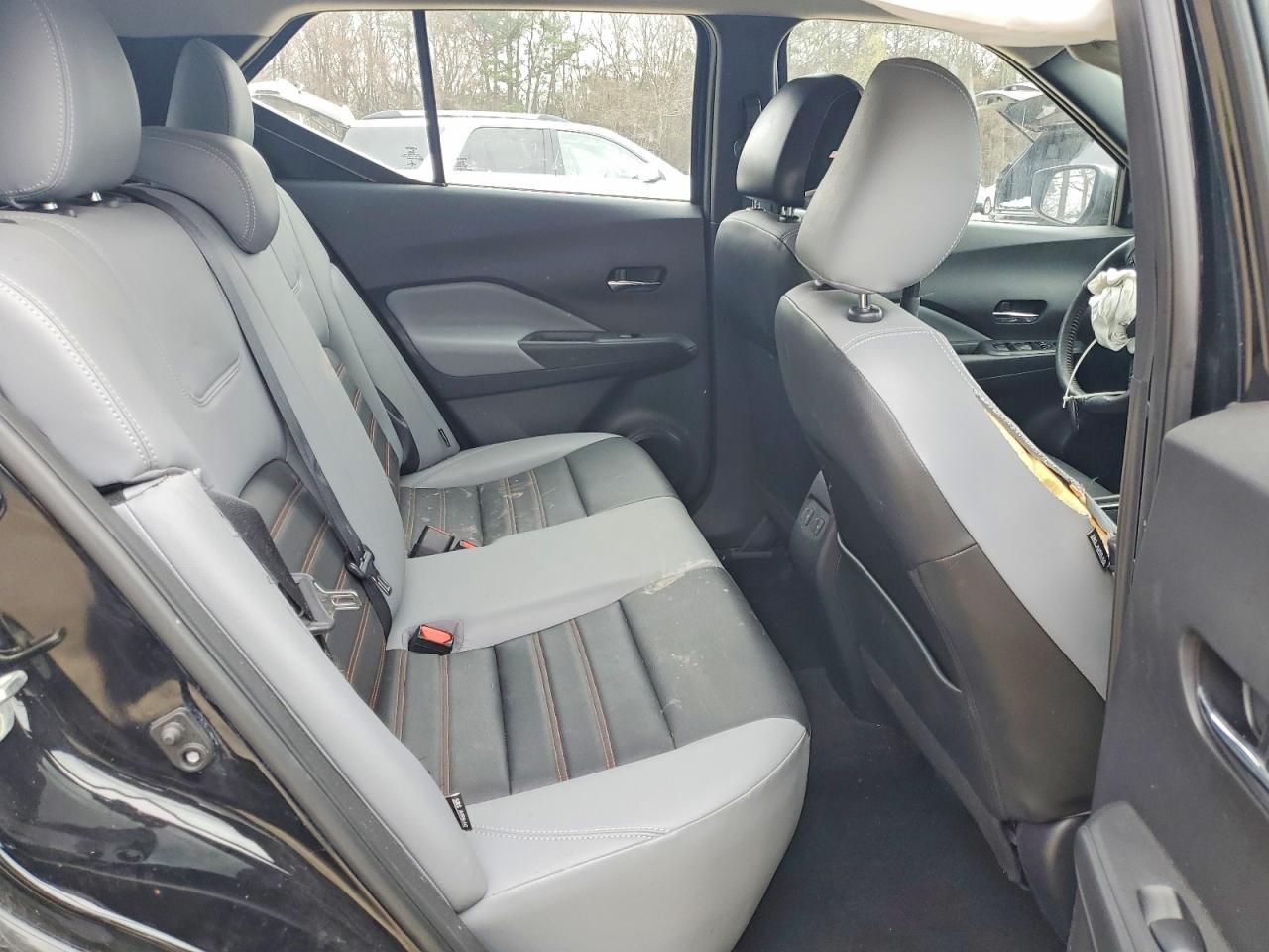 2021 Nissan Kicks sr