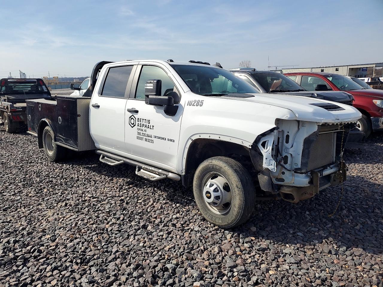 2023 Chev Rolet Silverado HD Flatbed Truck