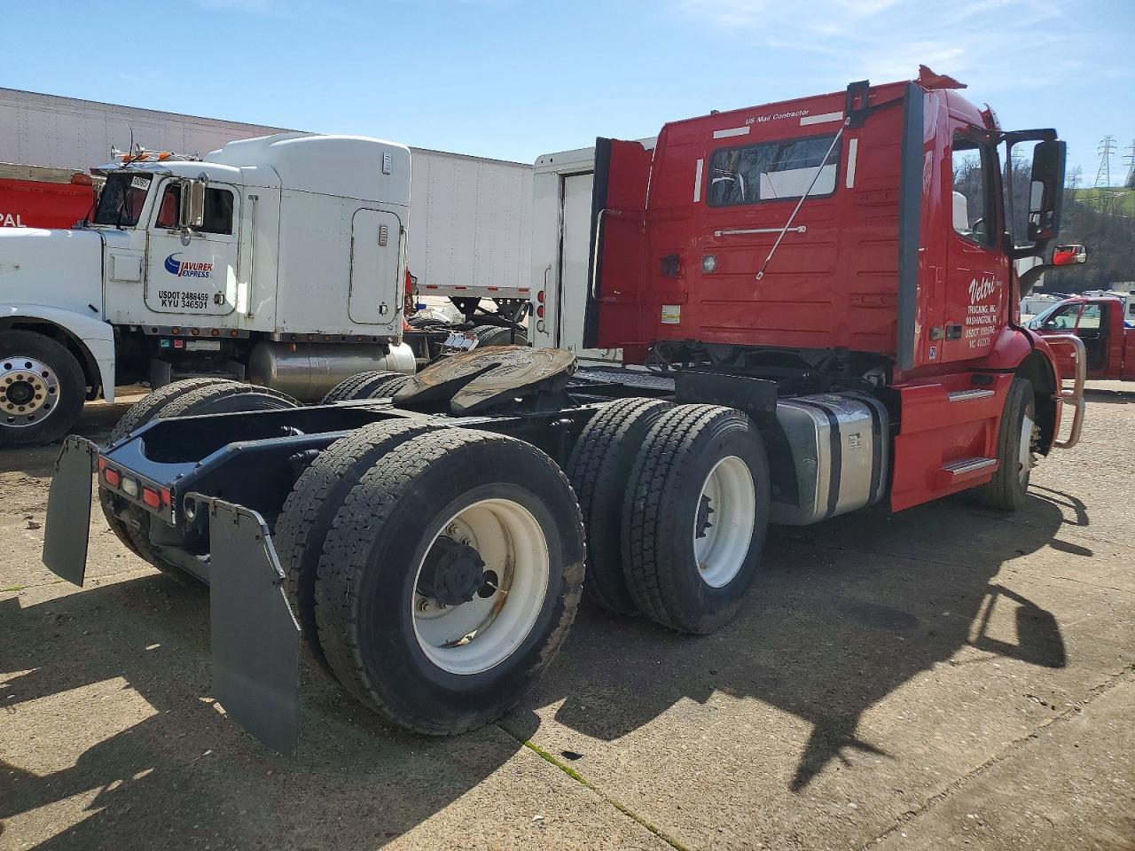 2020 Volvo VNR Semi Truck