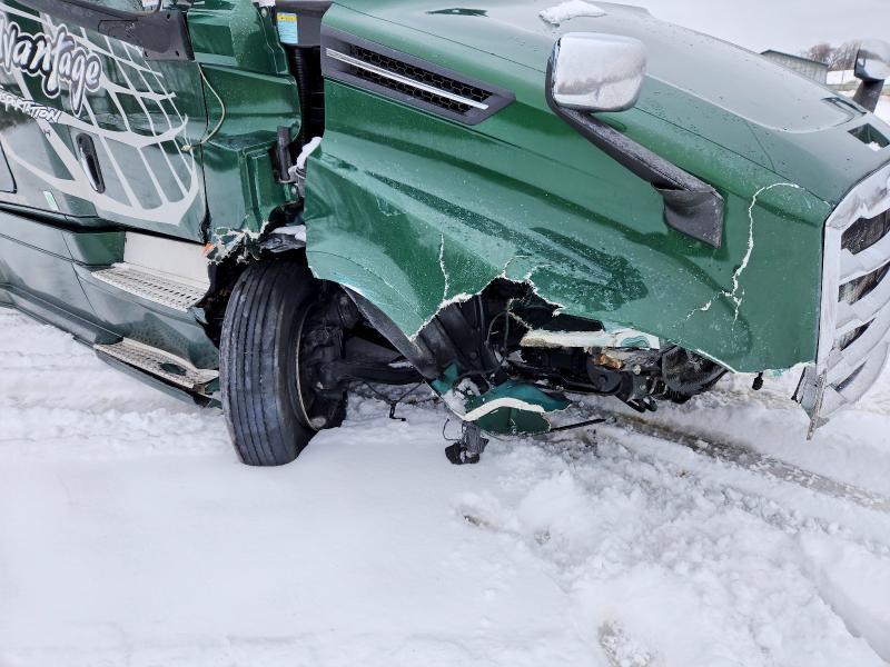 2022 Freightliner Cascadia 1-Semi Truck