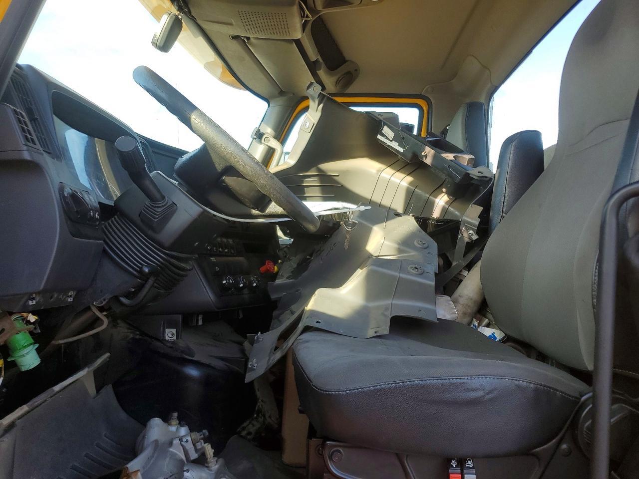 2020 International LT625 Semi Truck