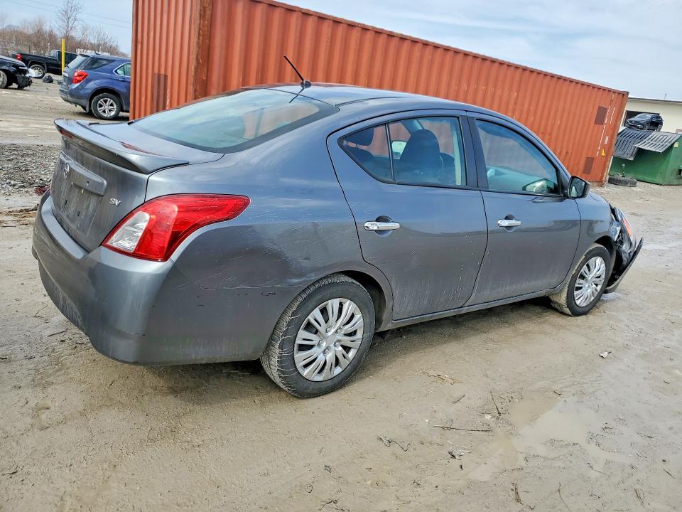 2019 Nissan Versa sv