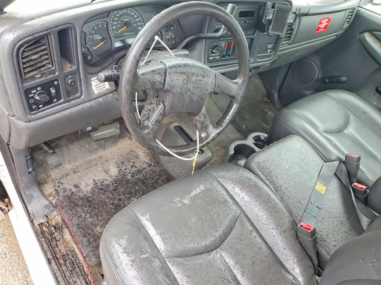 2004 GMC Sierra K2500 Heavy Duty