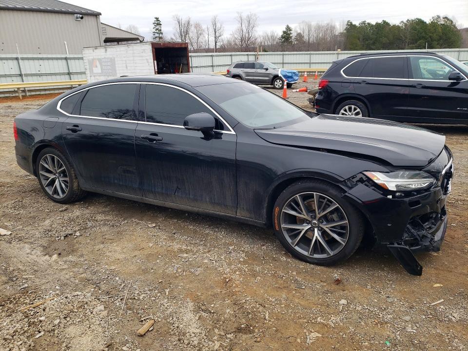 2018 Volvo S90 T5 Momentum