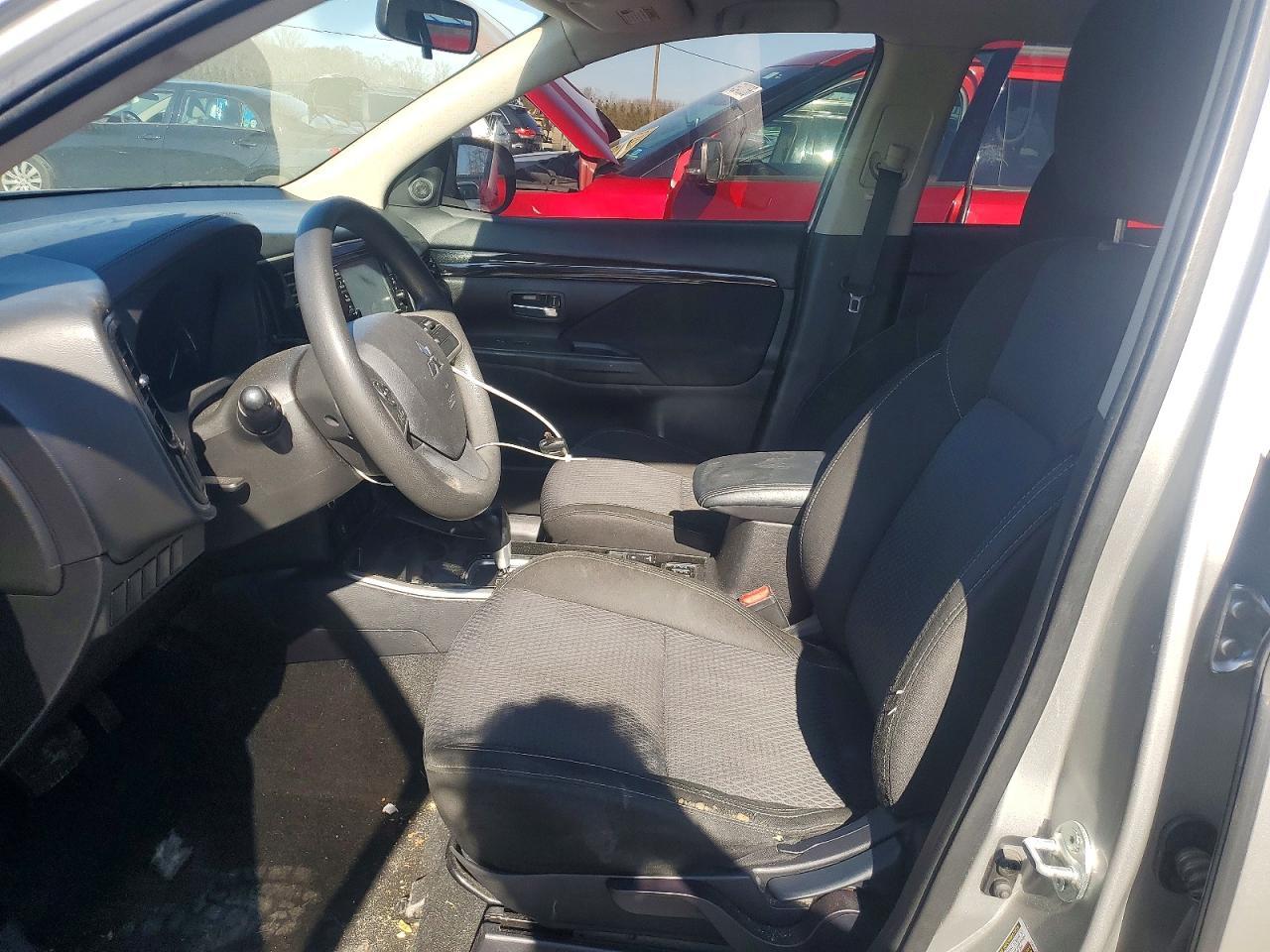 2019 Mitsubishi Outlander es