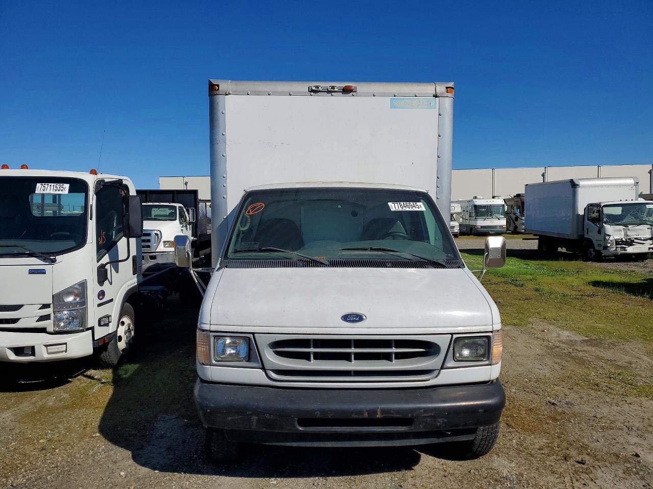 2002 Ford E350 BOX Truck