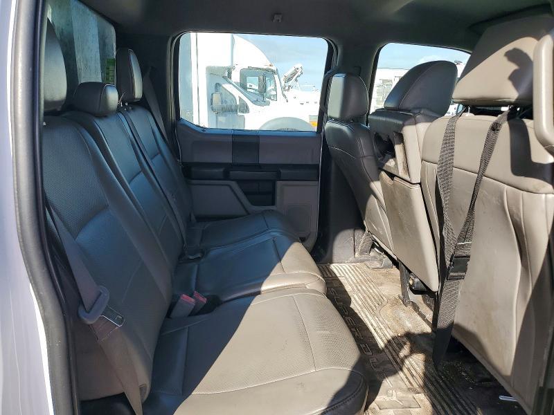 2018 Ford F450 Super Duty Flatbed Truck