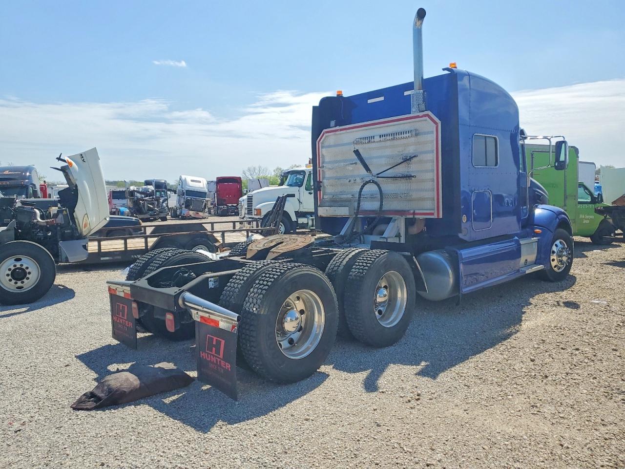 2012 Peterbilt 384 Semi Truck