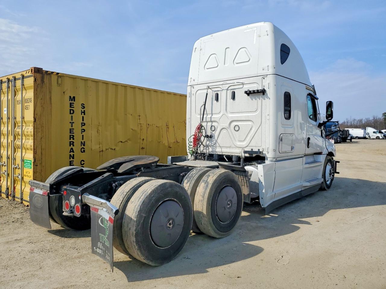 2022 Freigliner 2019 Freightliner Cascadia 126 Semi Truck
