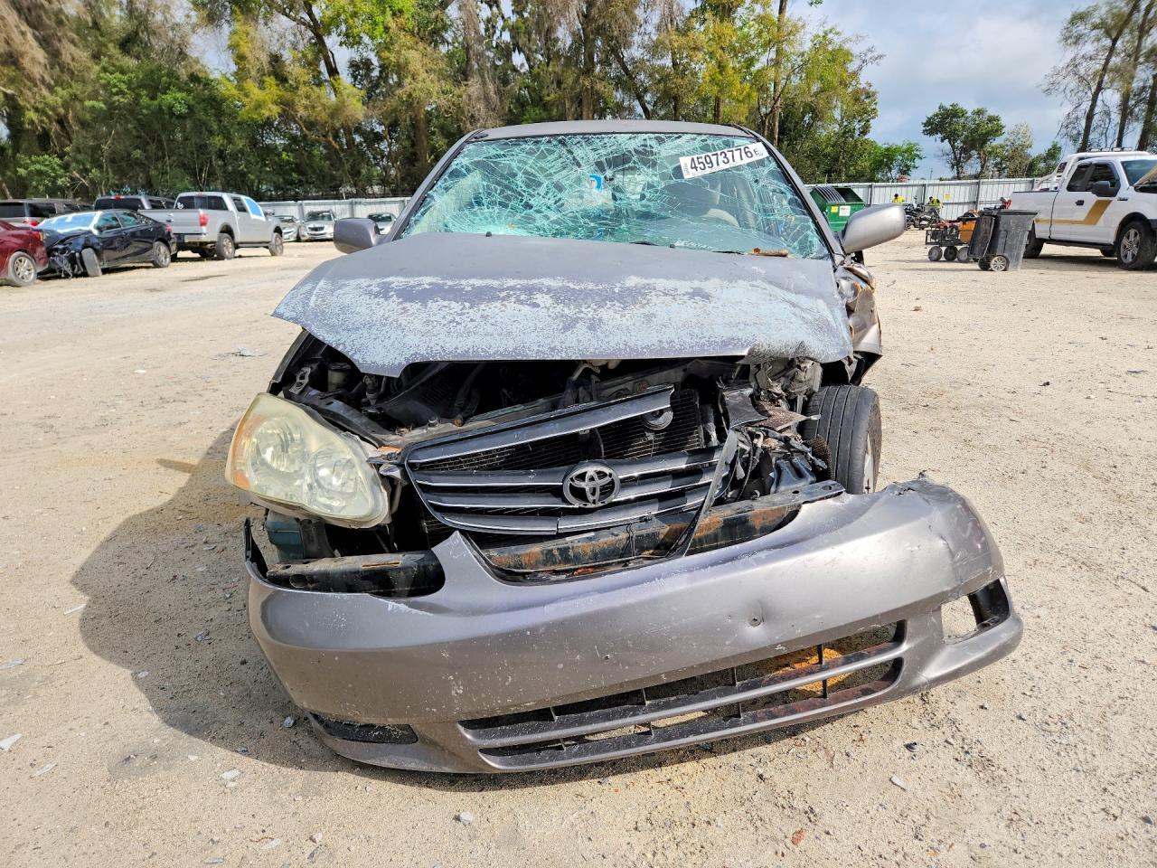 2003 Toyota Corolla le
