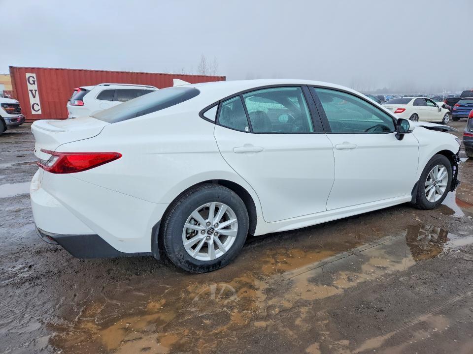 2025 Toyota Camry le