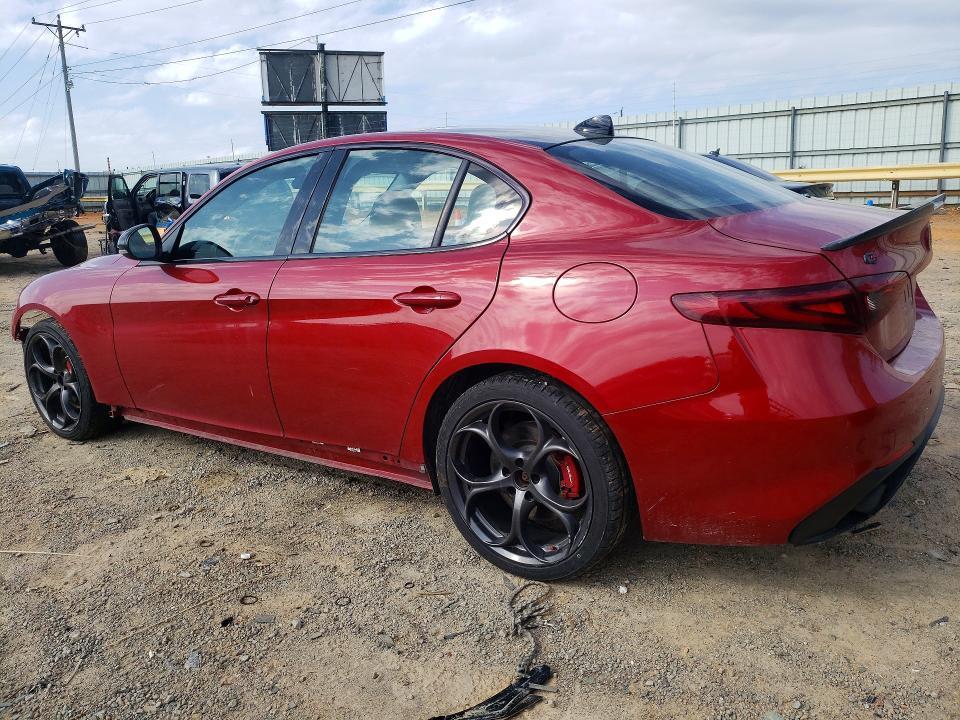 2018 Alfa Romeo Giulia ti Q4