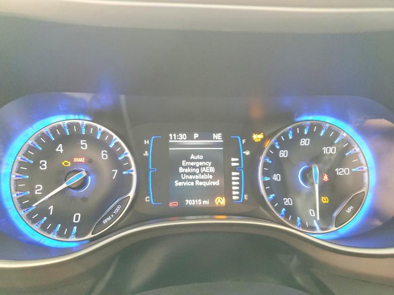2023 Chrysler Voyager lx