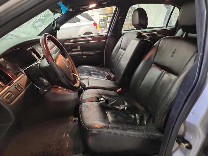 2005 Lincoln Town car Signature Limited