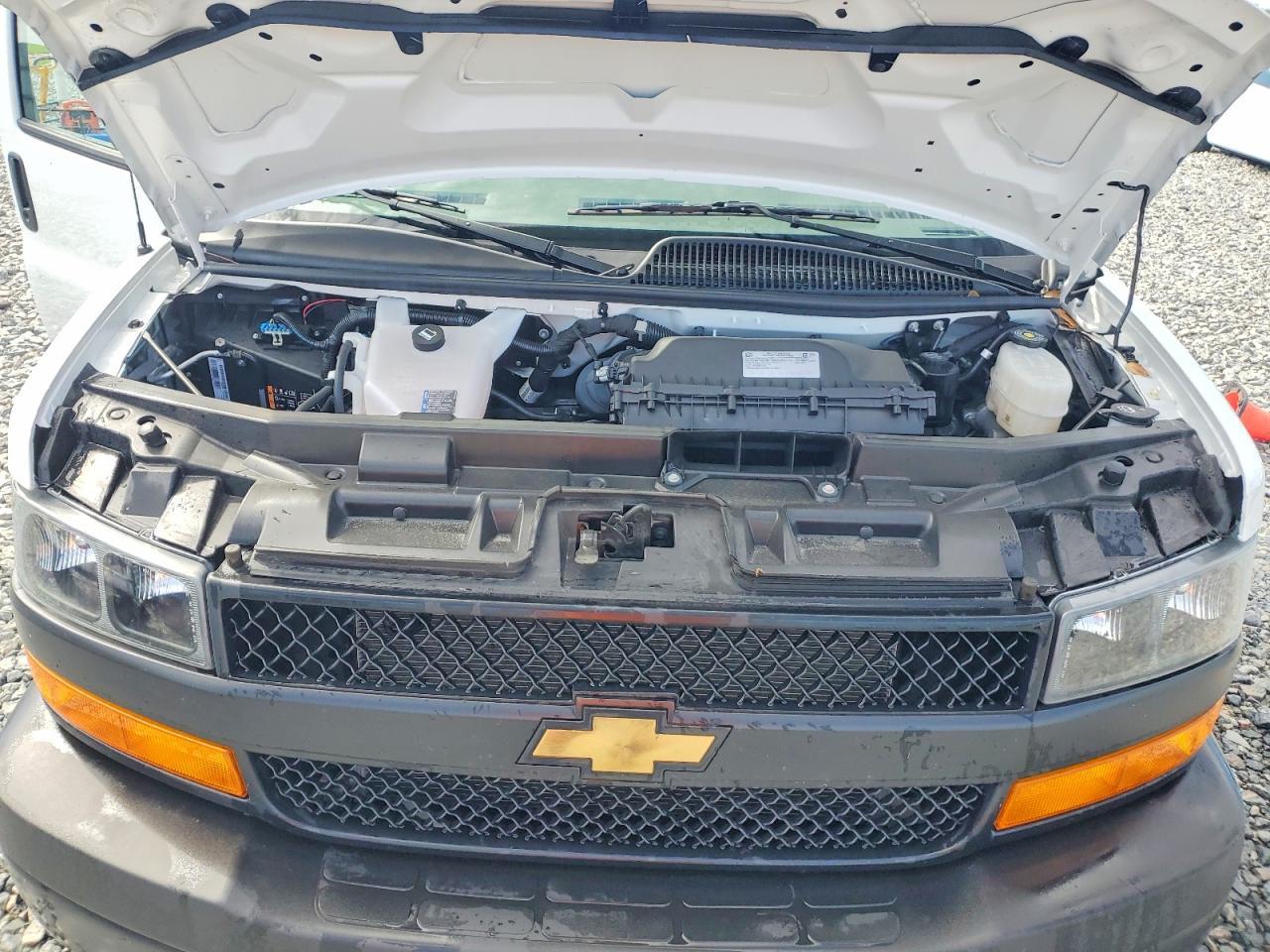 2025 Chev Express G2500