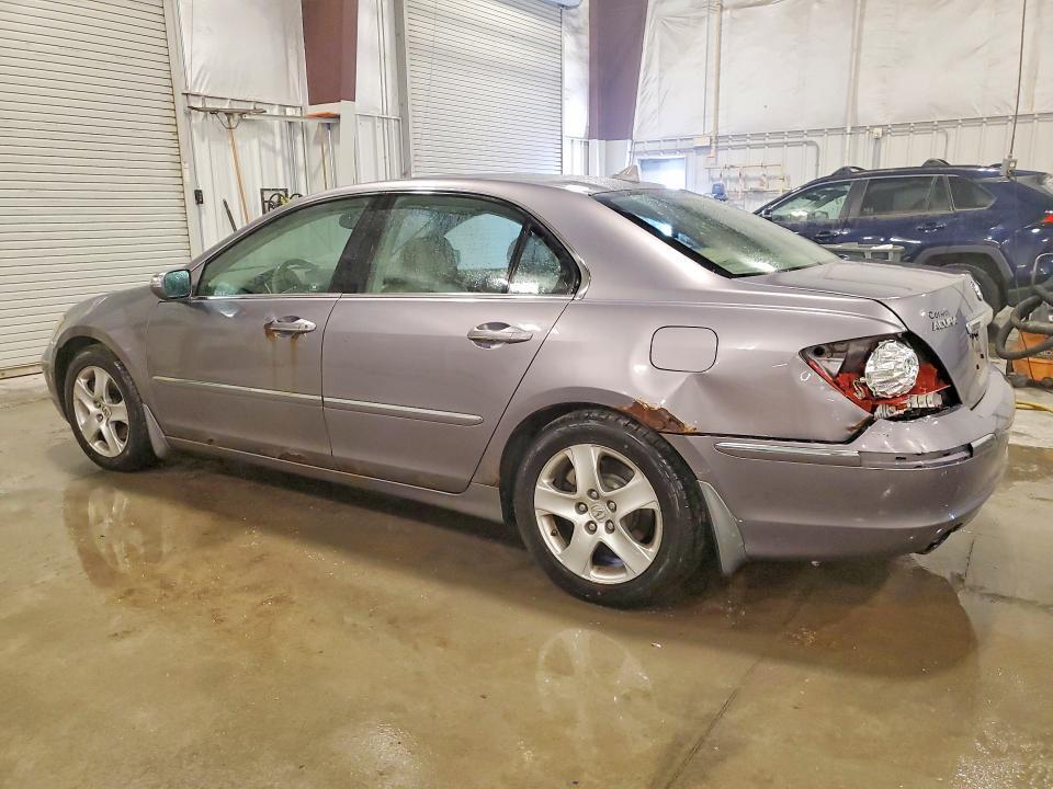 2005 Acura RL