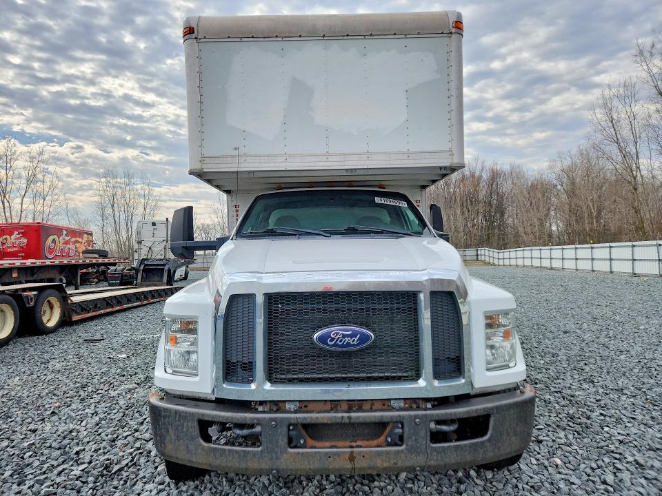 2016 Ford F650 Super Duty Delivery Truck