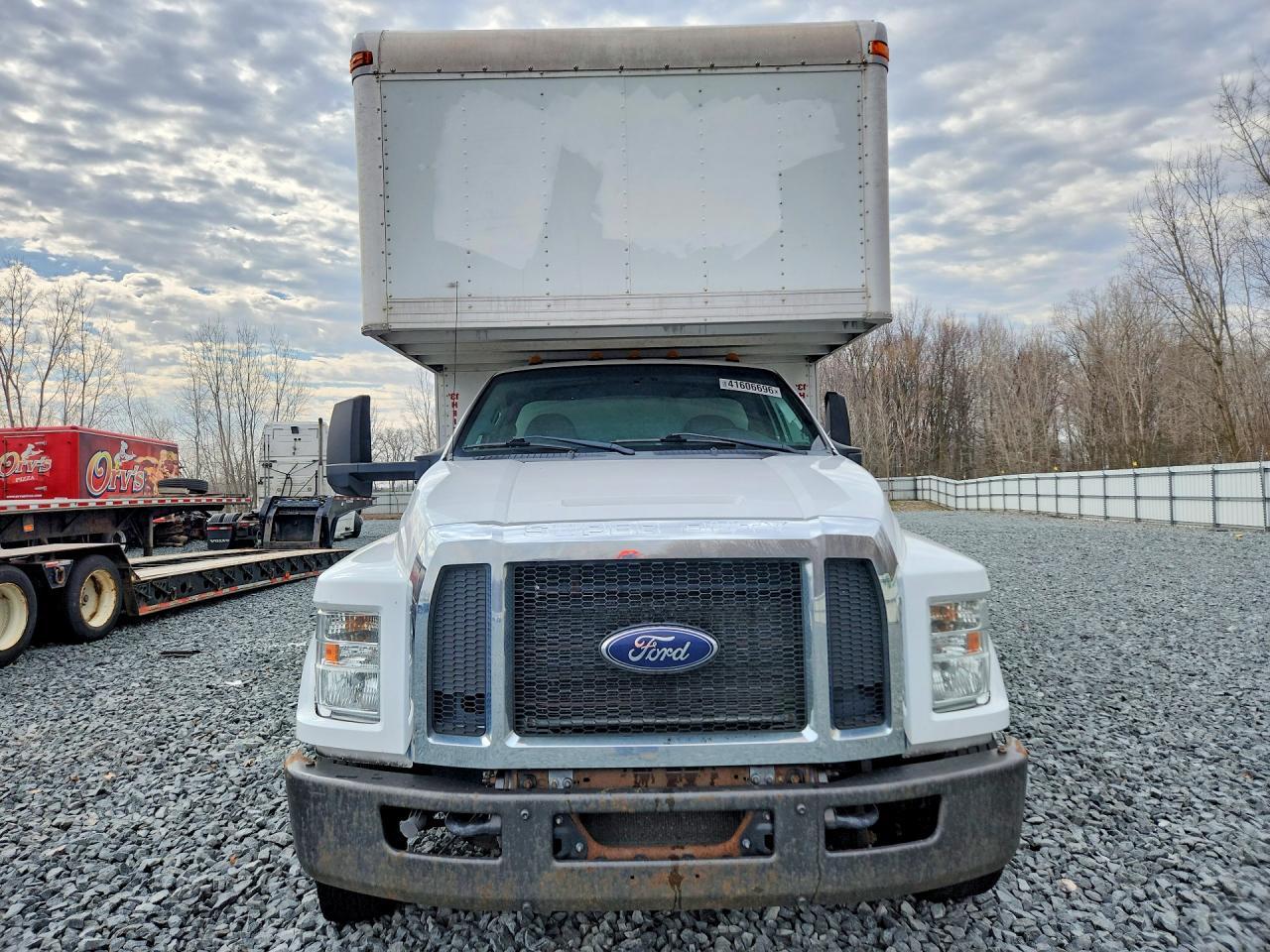 2016 Ford F650 Super Duty Delivery Truck