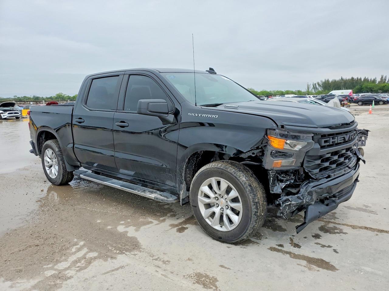 2025 Chevrolet Silverado C1500 Custom