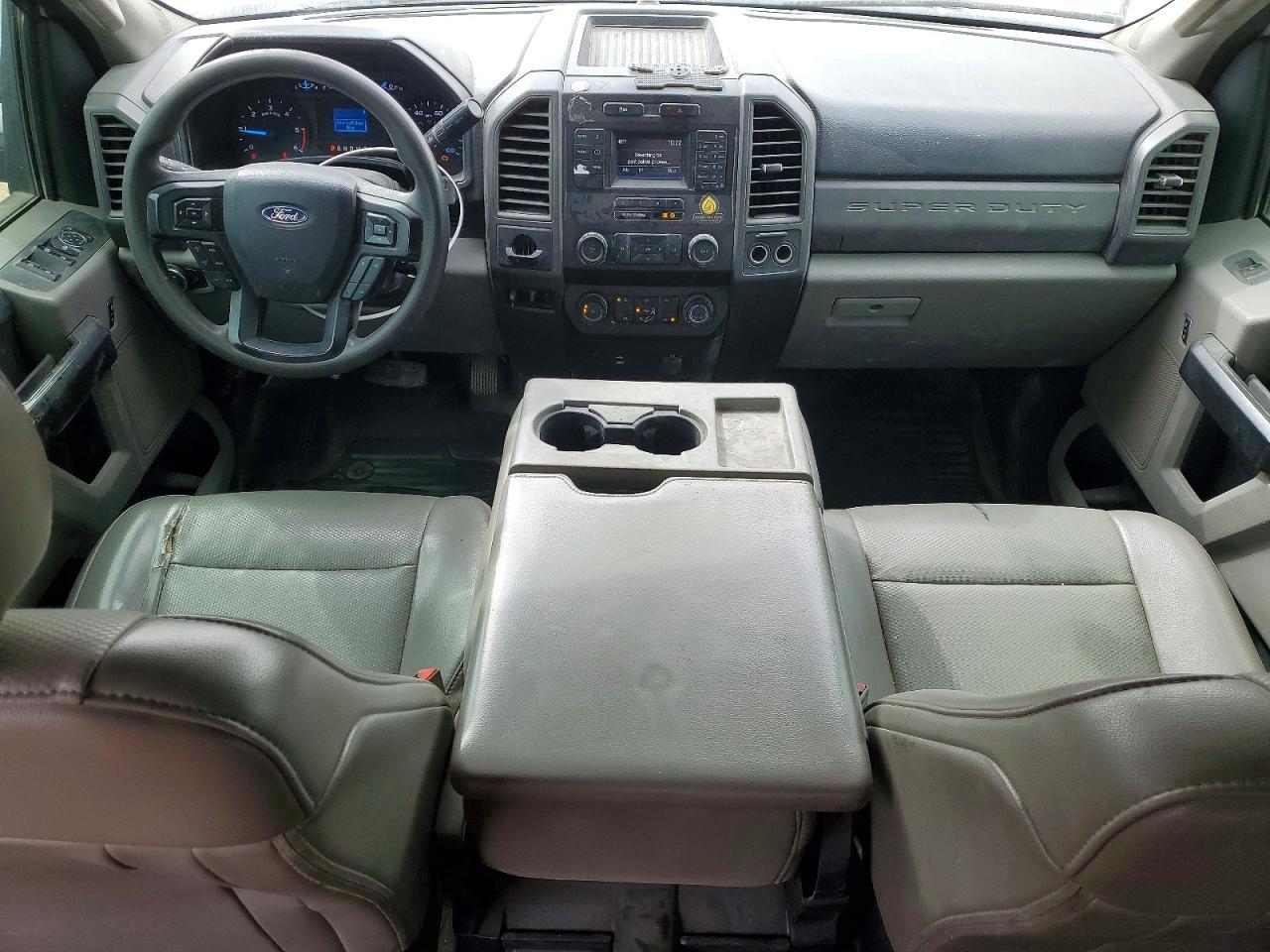 2019 Ford F450 Super Duty Flatbed Truck